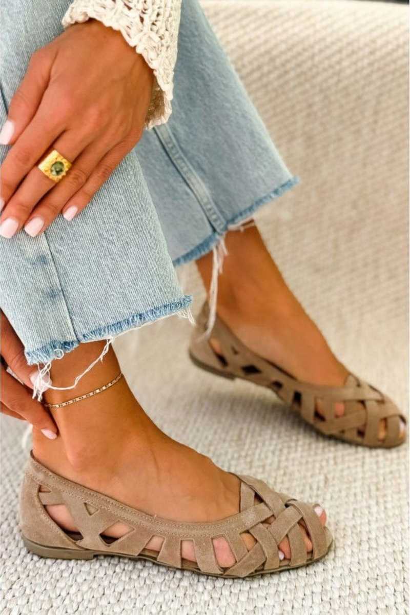Cora | Open-Toe Criss-Cross Flat Sandals