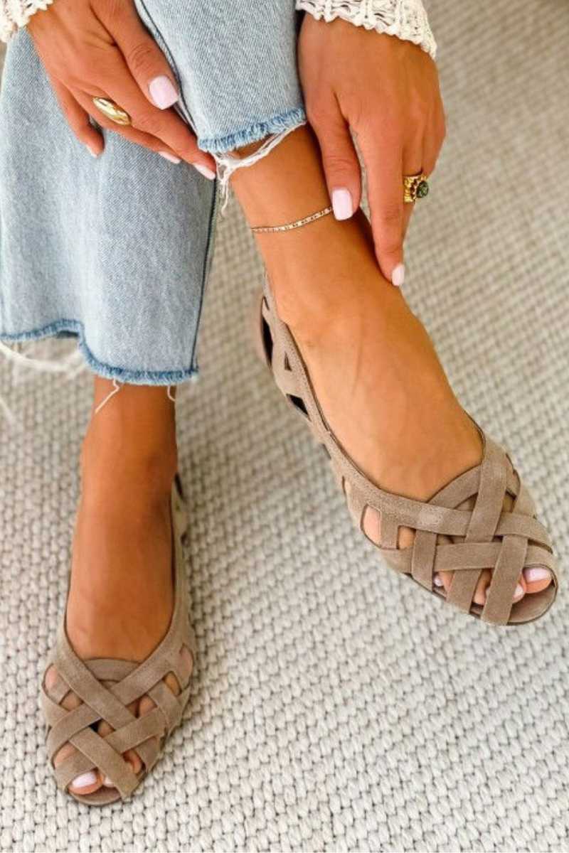Cora | Open-Toe Criss-Cross Flat Sandals
