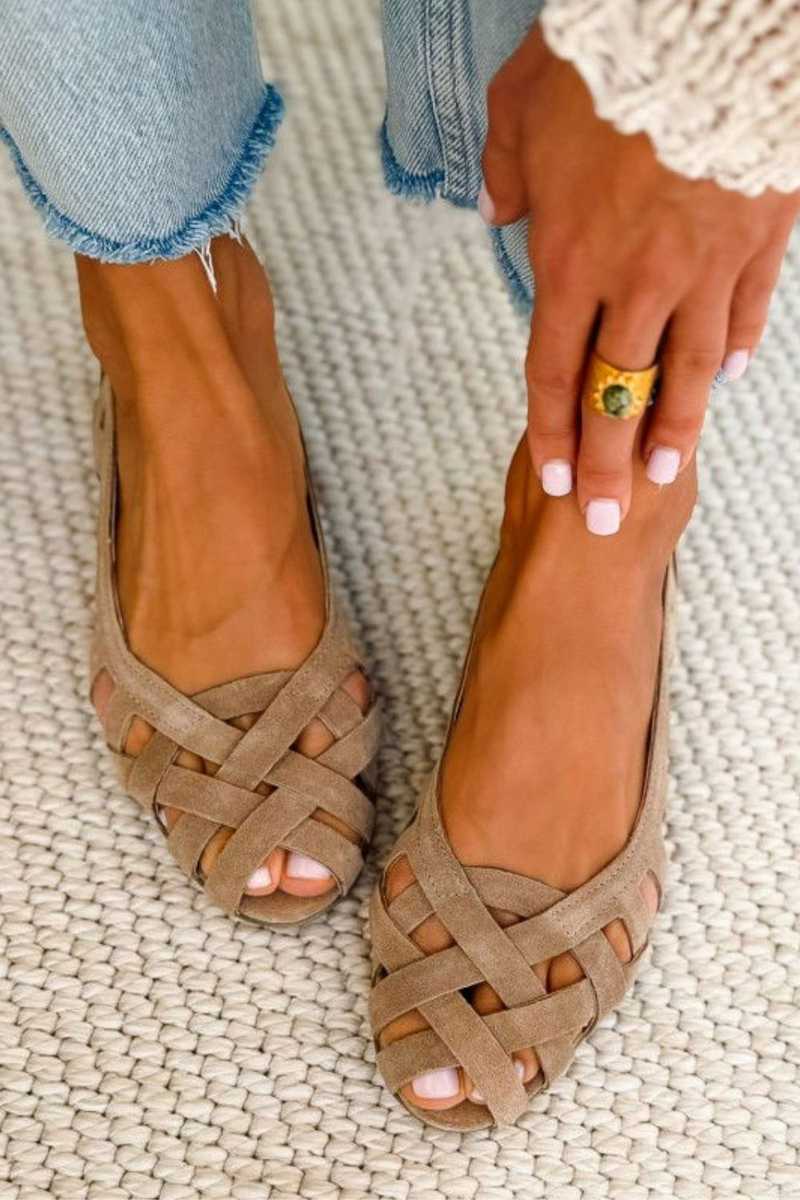 Cora | Open-Toe Criss-Cross Flat Sandals