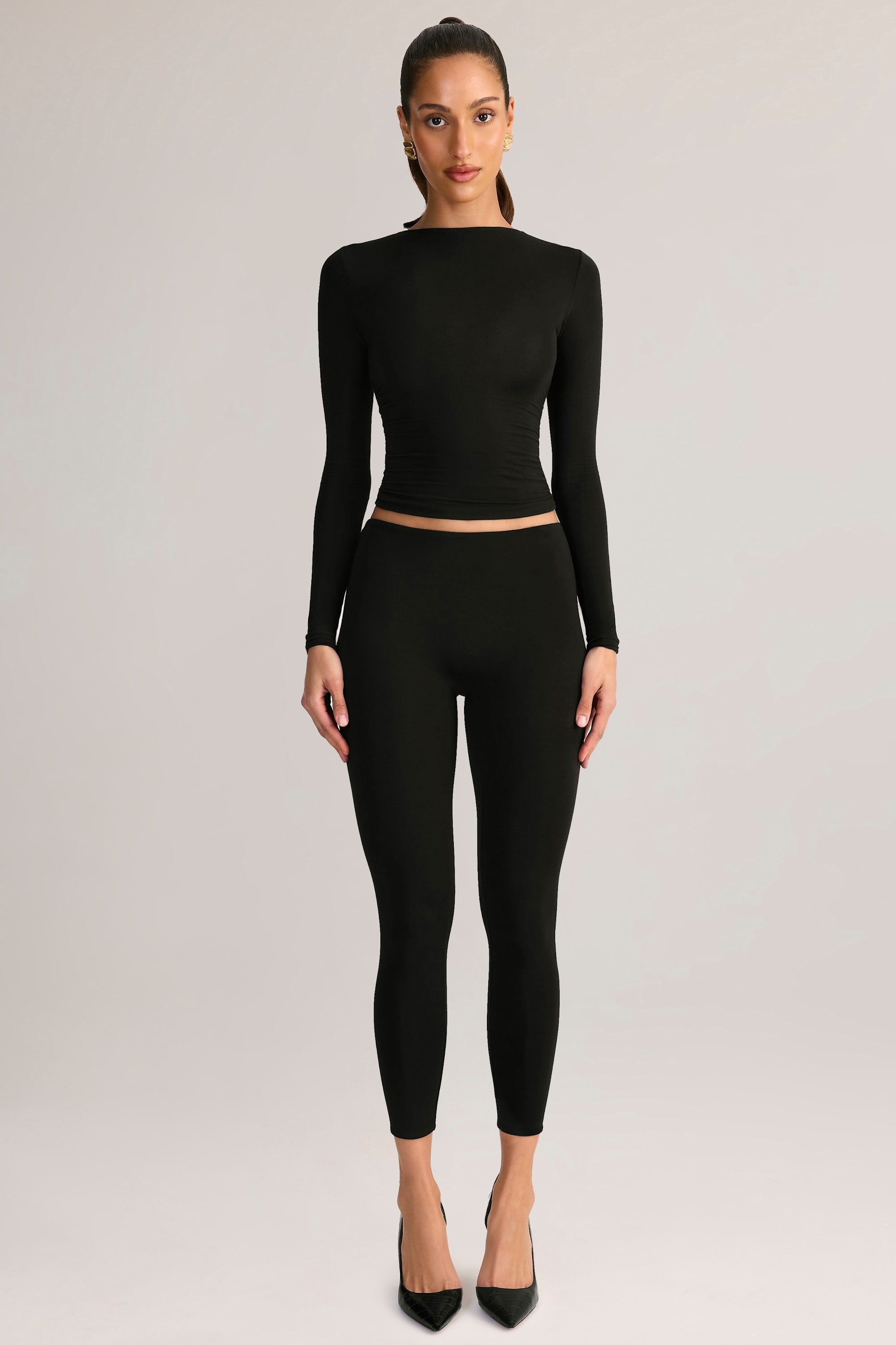 Leggings de modal de tiro medio recortados en negro