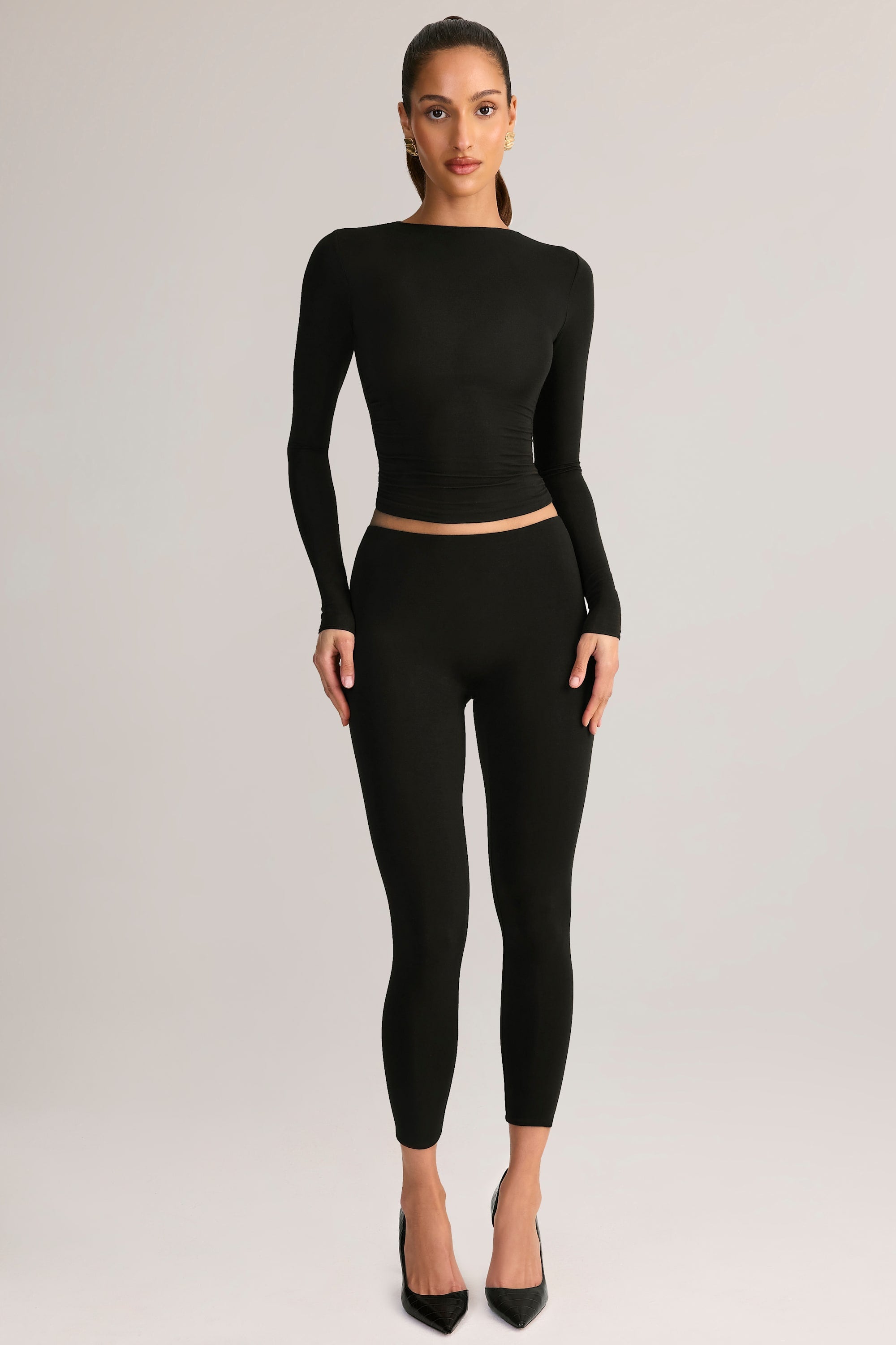 Leggings de modal de tiro medio recortados en negro