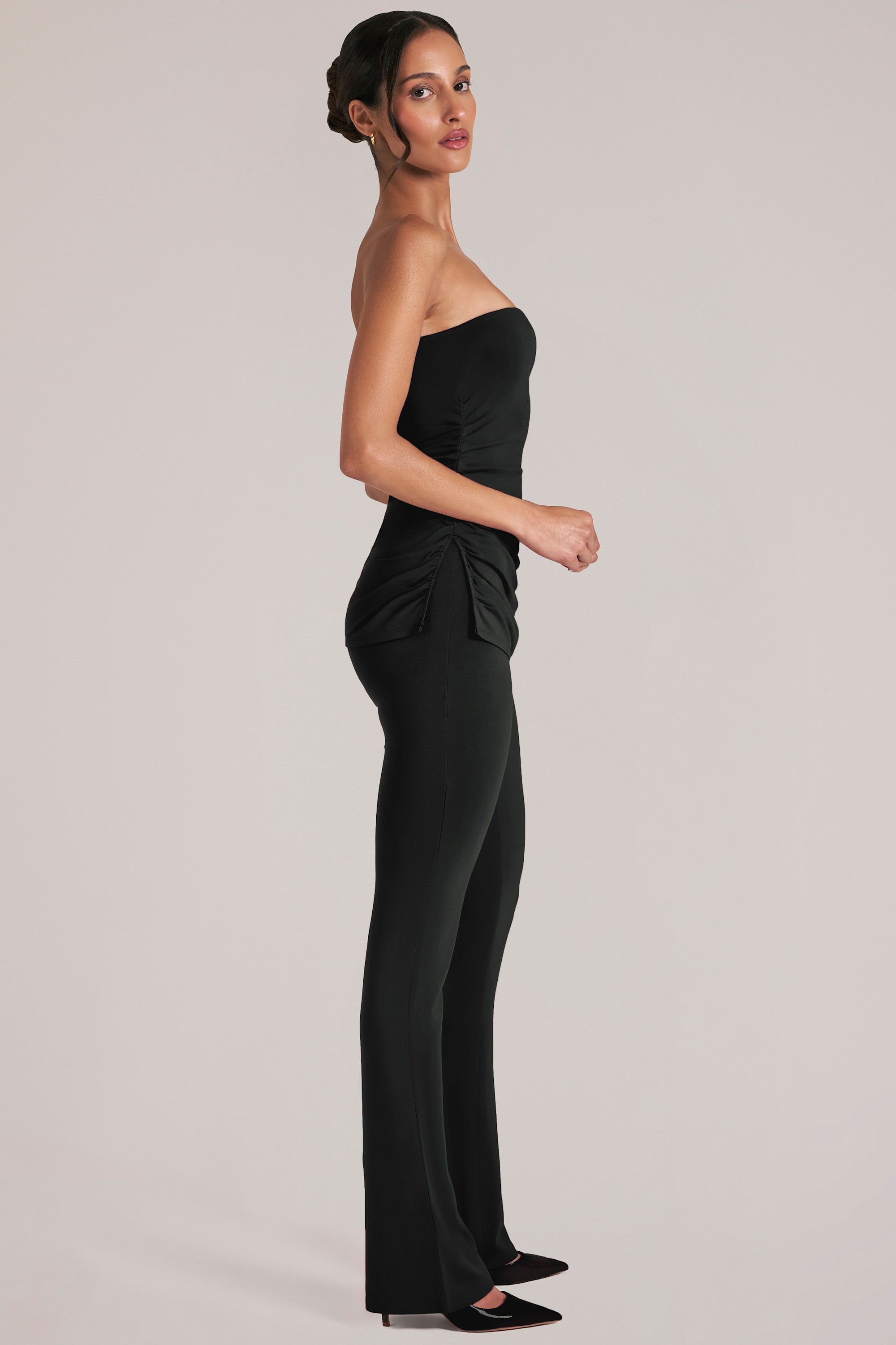Pantalones de tiro medio ajustados en negro
