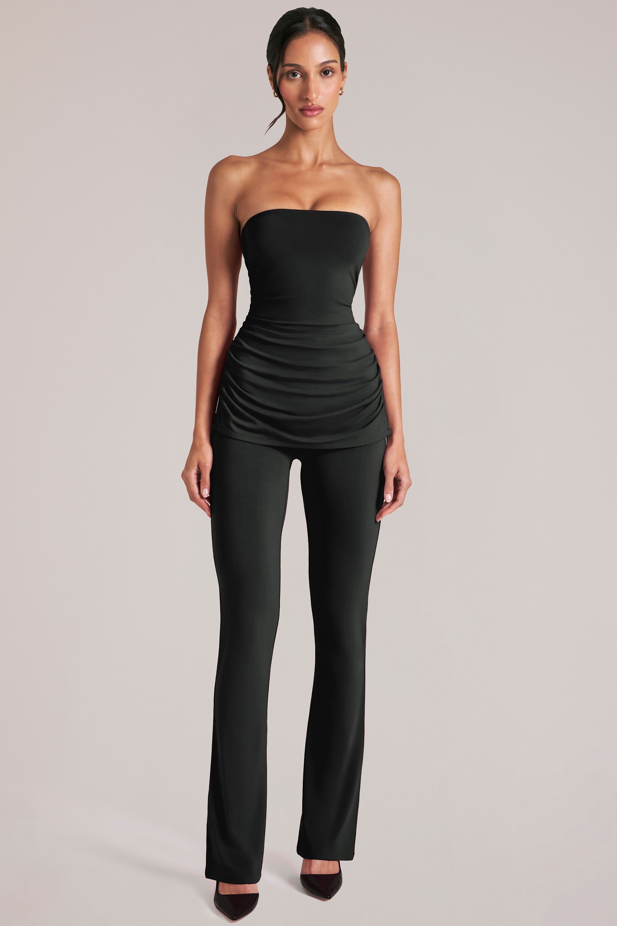 Pantalones de tiro medio ajustados en negro