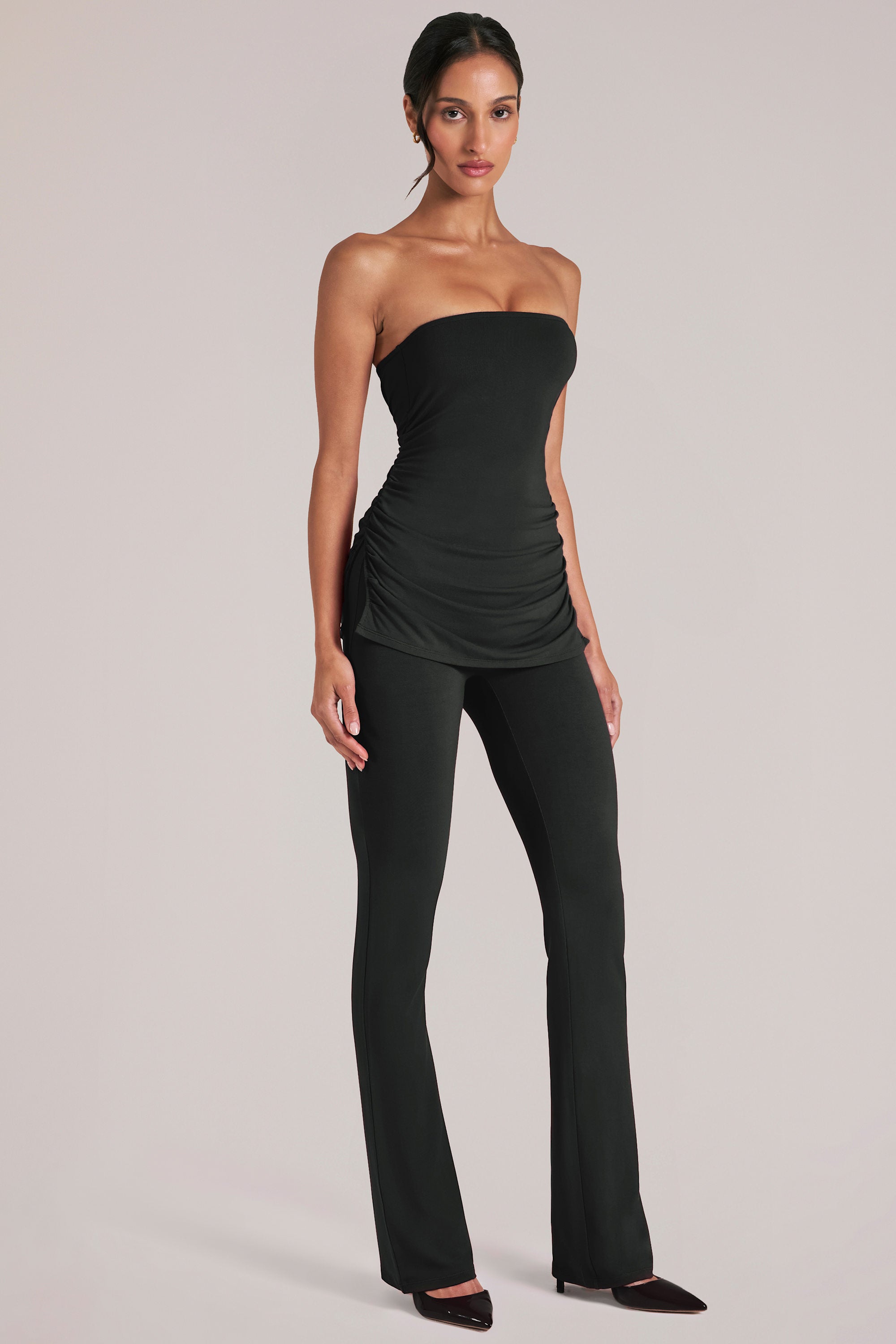 Pantalones de tiro medio ajustados en negro