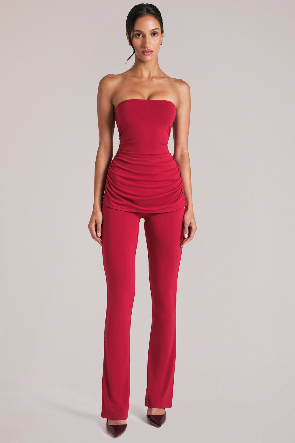 Pantalones de tiro medio entallados en rojo cereza