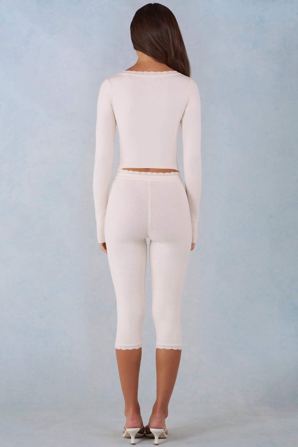 Pantalones Capri de punto de tiro medio en marfil