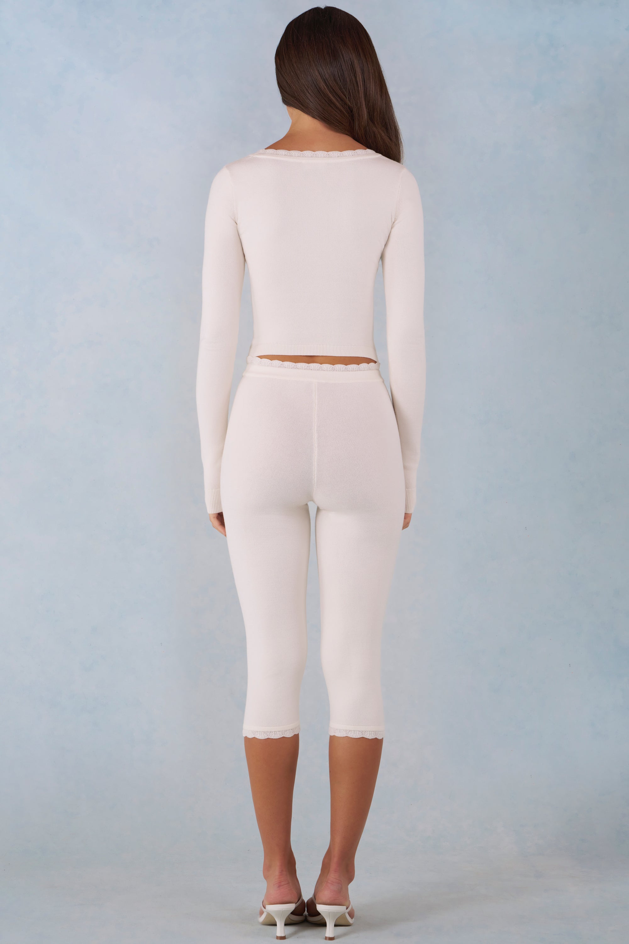 Pantalones Capri de punto de tiro medio en marfil