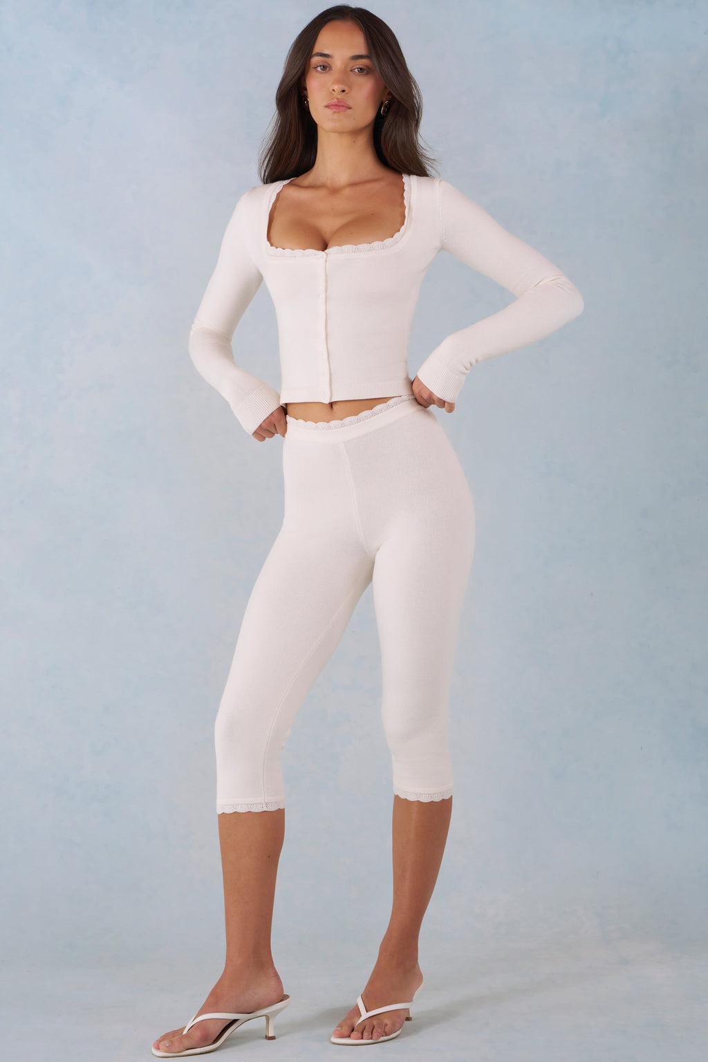 Pantalones Capri de punto de tiro medio en marfil