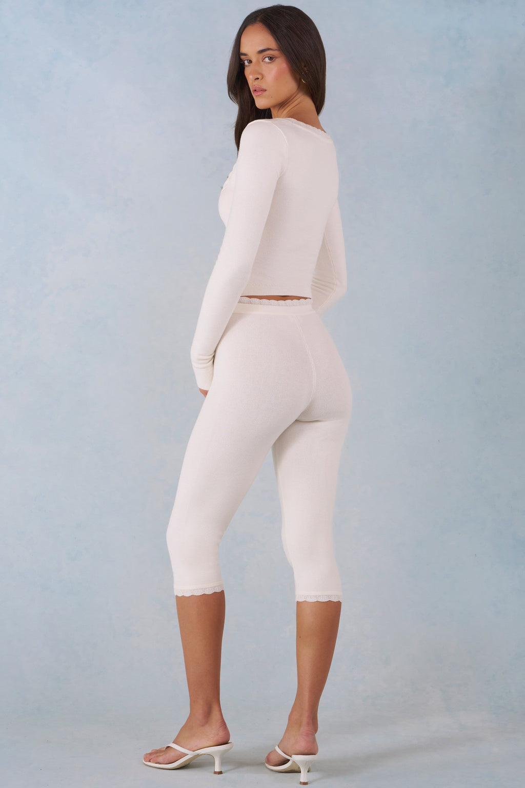 Pantalones Capri de punto de tiro medio en marfil