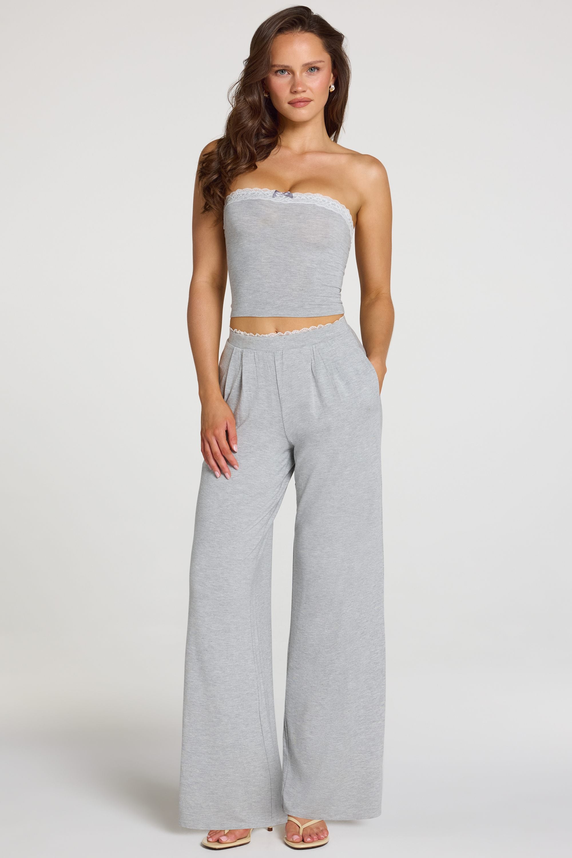 Pantalones de modal de tiro medio de pierna ancha en gris jaspe