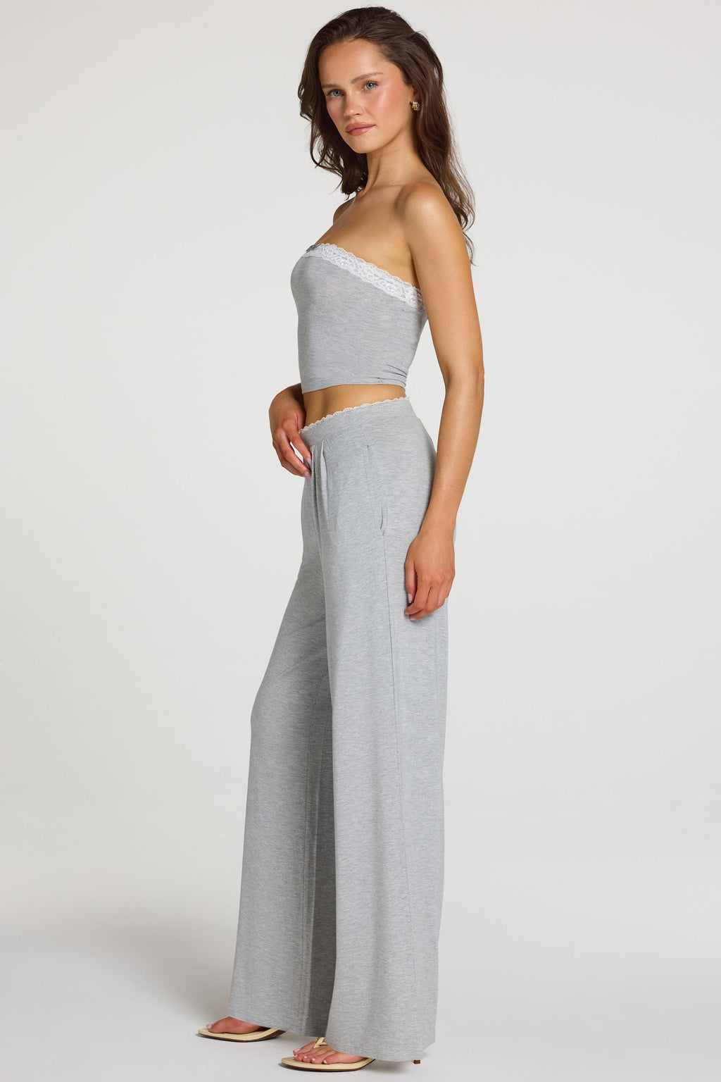 Pantalones de modal de tiro medio de pierna ancha en gris jaspe