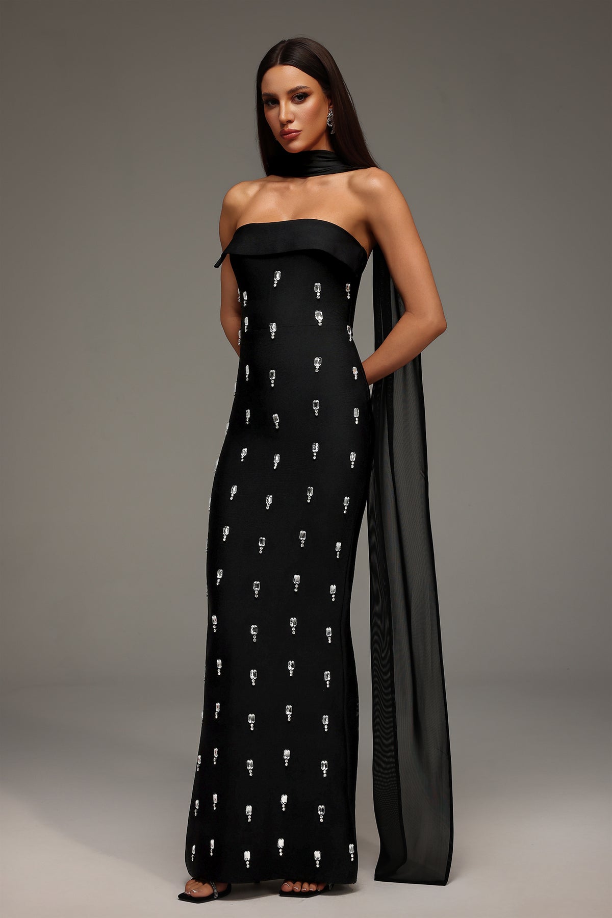 Nadja Sleeveless Diamond Bunting Bandage Maxi Dress