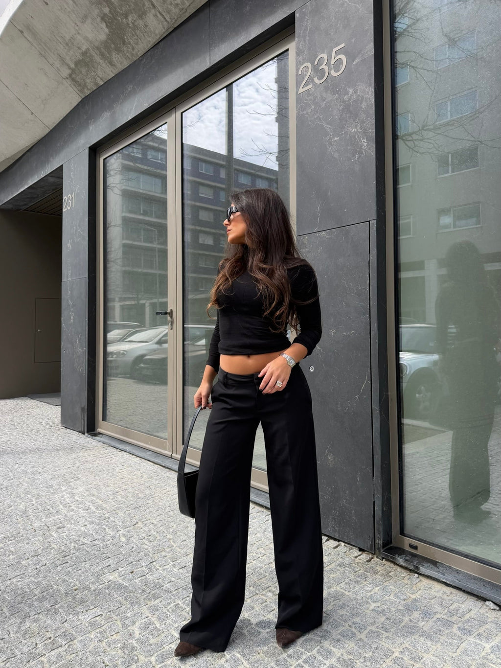 Carolyn Low-Waisted Pants in Black