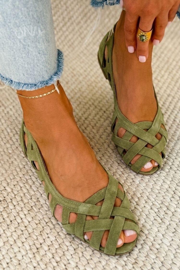 Cora | Open-Toe Criss-Cross Flat Sandals