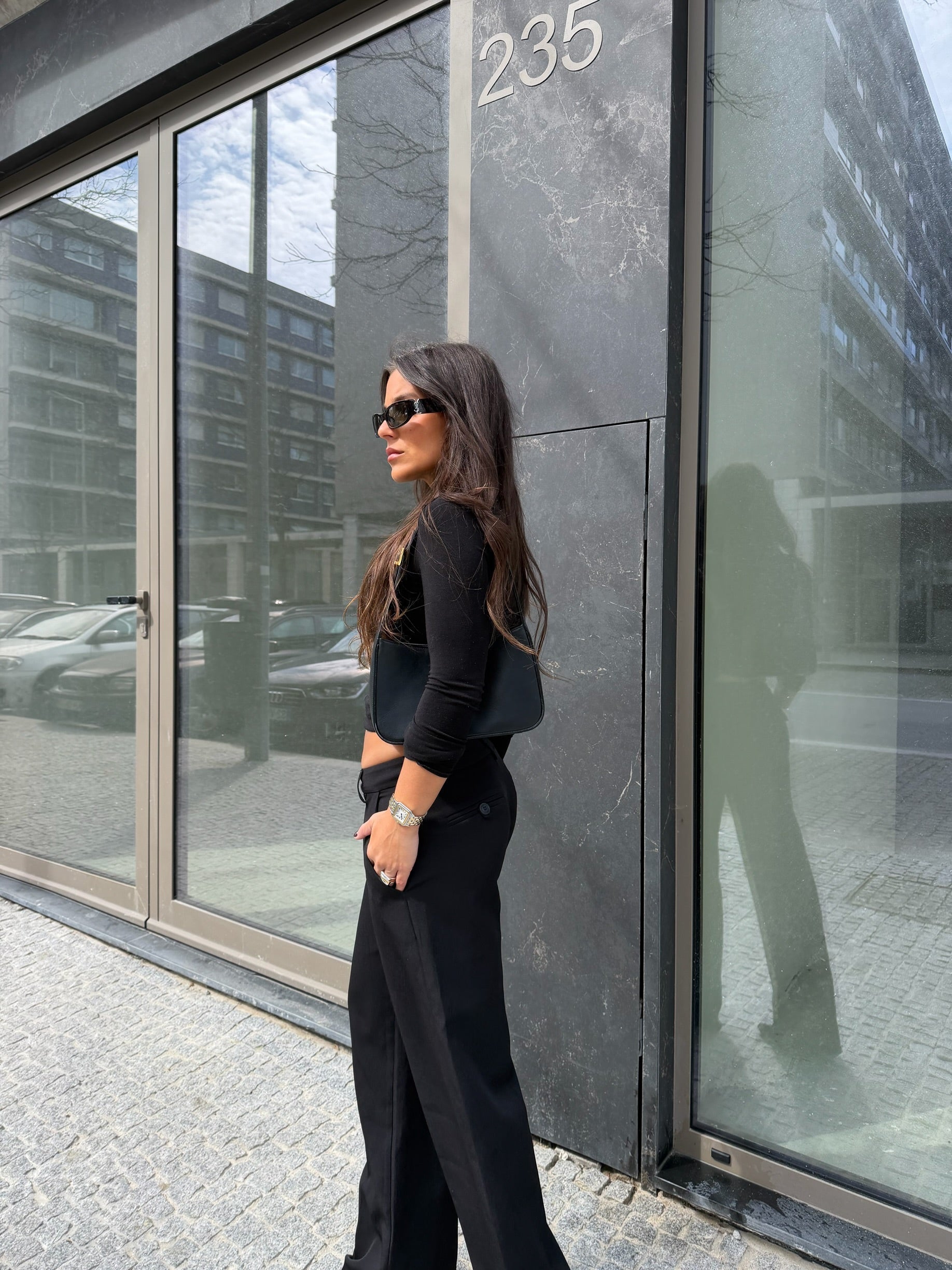 Carolyn Low-Waisted Pants in Black