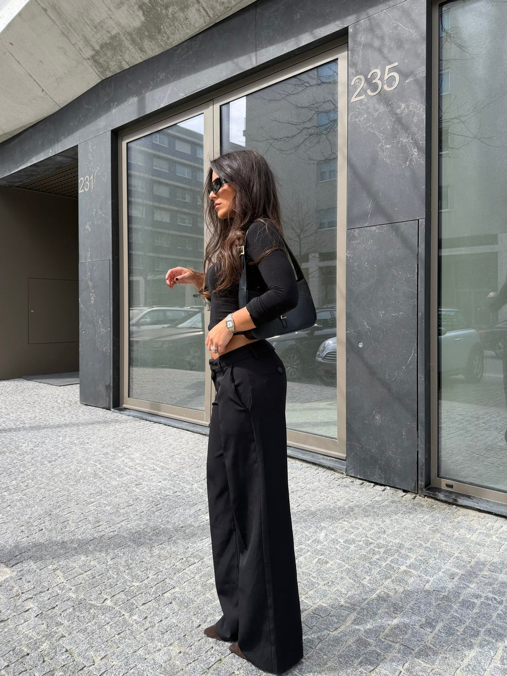 Carolyn Low-Waisted Pants in Black