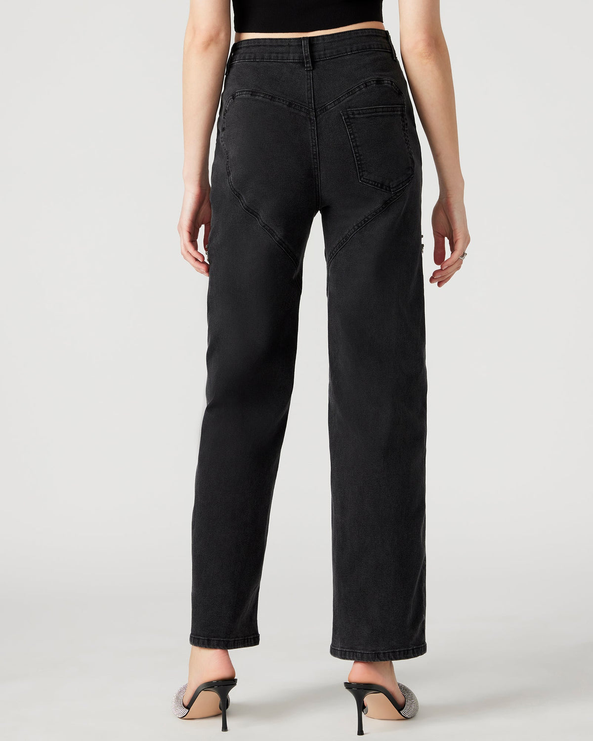 Taylor Jean – Black