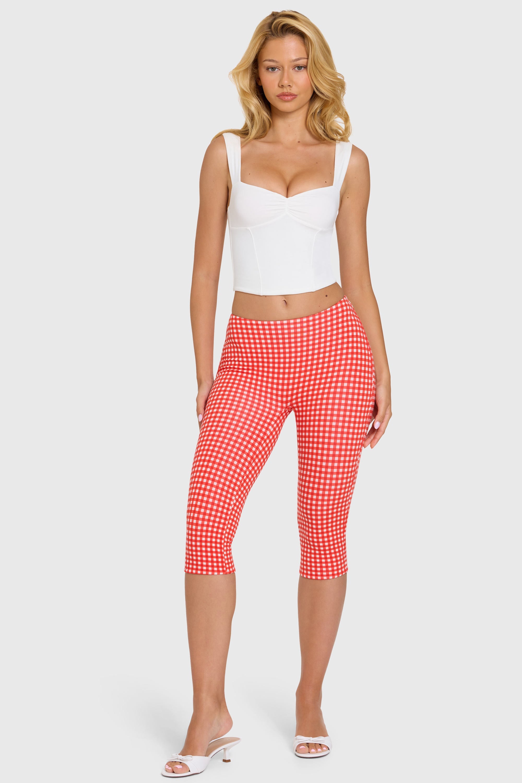 Leggings capri de modal en cuadros rojos